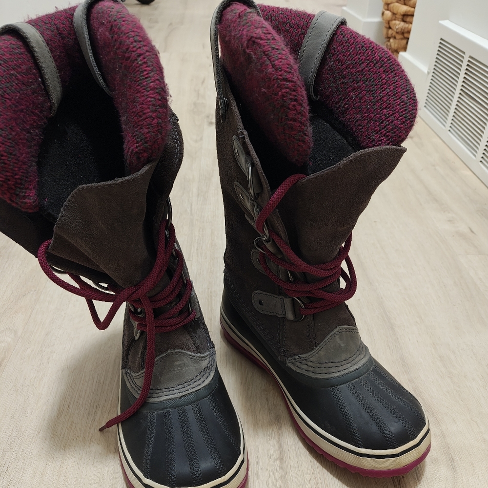 Sorel Women's Winter Boots - Black and Dark Pink